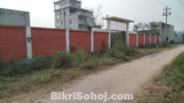 বাউন্ডারি করা প্লট কিনেই ঢাকায় স্বপ্নের বাড়ি করুন